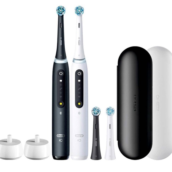 New in a box OralB iO 5 Brilliant Clean Electric Toothbrush. - Picture 2 of 6